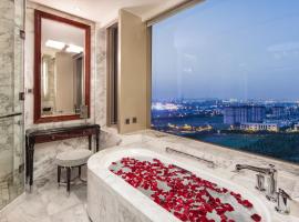 Ramada Plaza Qiandeng Kunshan, hotel in Kunshan