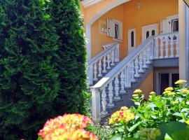 Suitable Summer Apartments, hotel din Pula