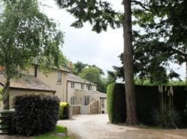 Pippin Heath House B&B, romantic hotel in Holt
