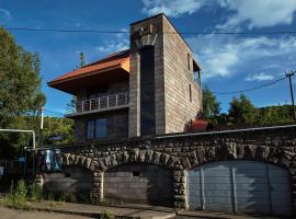 LUXE Villa in Tsaghkadzor, отель в Цахкадзоре