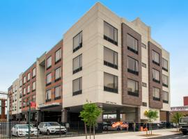 Comfort Inn & Suites near Stadium, hotel v destinaci Bronx
