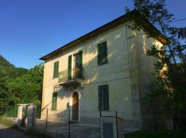 A House In Tuscany, hotel med parkering i Bagnone