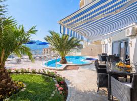 Montelux Apartments, hotel with jacuzzis in Budva