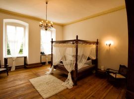 Veltheimsburg, hotel near Hundisburg castle and park, Bebertal Zwei