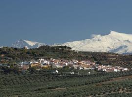 A 15' Granada, Piscina, Habitaciones Familiares, Futbolín, Casa Medina Güevéjar, hotel en Güevéjar