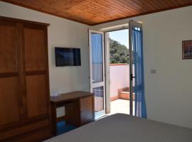 Hotel La Certosa, hotel v destinácii Massa Lubrense
