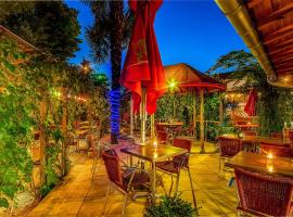 Hôtel Restaurant Atipyc, hotel v destinácii Marssac-sur-Tarn