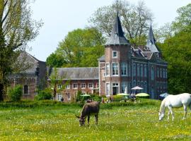 Kasteel Nieuwenhoven โรงแรมในซินท์-ทราวเดิน