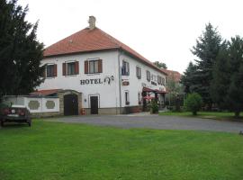 Hotel Kovarna, hotel Děčínben
