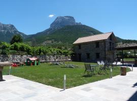 Puerta de Ordesa Garden, готель у місті Laspuña