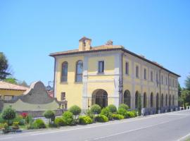 Relais Il Postiglione - Antica Posta dei Chigi, хотел в Кампаняно ди Рома