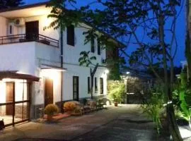 Bed & Breakfast Fontanarossa Airport -Private Parking-