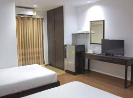 Field Town Apartment, hotel a Nakhon Nayok