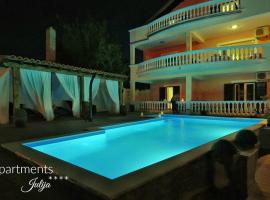 Apartmani Julija, hôtel à Vodice