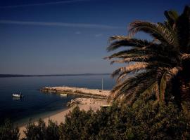 Apartments and Rooms Tomas