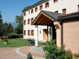 Hotel Del Parco Ristorante Loris, hotel com estacionamento em Pieve di Soligo