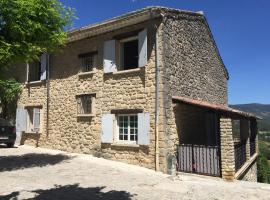 maison de charme en Luberon, viešbutis su vietomis automobiliams mieste Grambois