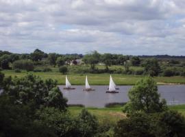 Shannonside Studios, hotel u gradu Atlon