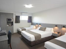 Bridge Hotel, place to stay in Smithton