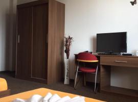 Hotel Iris, hotel near Plovdiv International Airport - PDV, Plovdiv