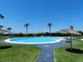 Apartamento Atlanterra Bajo, hotel v destinaci Zahara de los Atunes