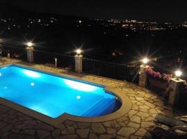 Privāta brīvdienu naktsmītne Villa La Vista pilsētā Kalonge
