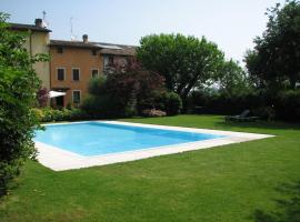 B&B Casale Onida, hotel v destinaci Volta Mantovana