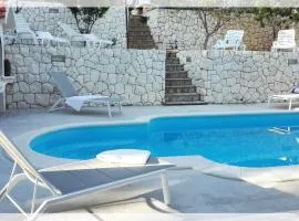 Apartment with pool near Split