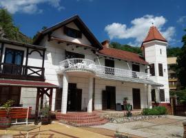Valcsics Villa Panzió, hotel v destinaci Pécs