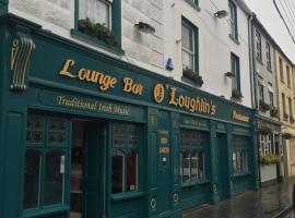 O'Loughlin's Bar, nakvynės su pusryčiais namai mieste Miltaun Malbėjus
