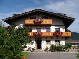 Zenauerhof, cheap hotel in Sankt Martin bei Lofer