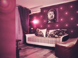 Hotel Om Shanti, hotel golf di Odessa