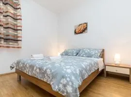 Apartment Red Rose