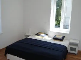 Apartment with Free Parking