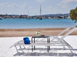 Beach Cabanas, hotel v destinácii Porto Heli