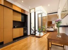 Artist's Charming Design - Space Maison Apartments
