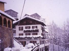 Albergo - B&B Alpina, hotel ve Valdidentru