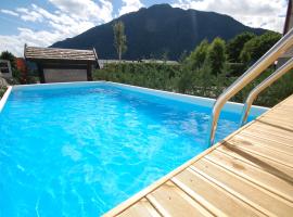 Chalet Fiocco Di Neve, hotel v destinácii Pinzolo
