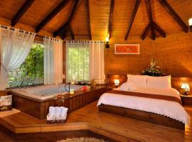 Talia Cabin Guest & Spa, lodge in Rosh Pinna