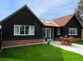 2 Suffolk Cottage, Knodishall, holiday home in Aldringham