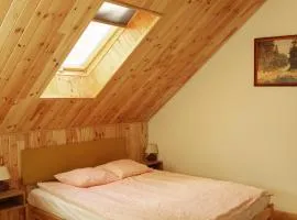 Pod Dębami - pokoje na Mazurach