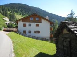 Dachwohnung Unterem Hoereli, ubytování s lázní onsen v destinaci Vals