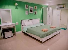 UJ apartment, hotel v destinaci Bang Saen