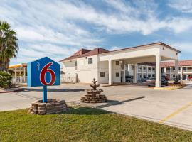 Motel 6-San Marcos, TX - North，聖馬科斯的飯店