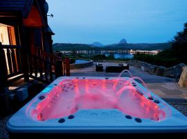 Waterloo lodge, hotel with jacuzzis in Lochinver