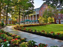 Gideon Putnam Resort & Spa: Saratoga Springs şehrinde bir otel
