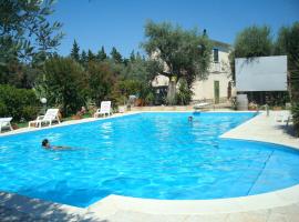 Agriturismo Campo Antico, hotel with parking in Solfara Mare
