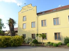 Relax Hotel Stork, hotel v Lednici
