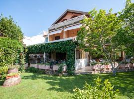 Villa Daniela, hotell i Brodarica