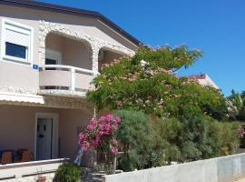 Doana Apartments, hotel u gradu Vir